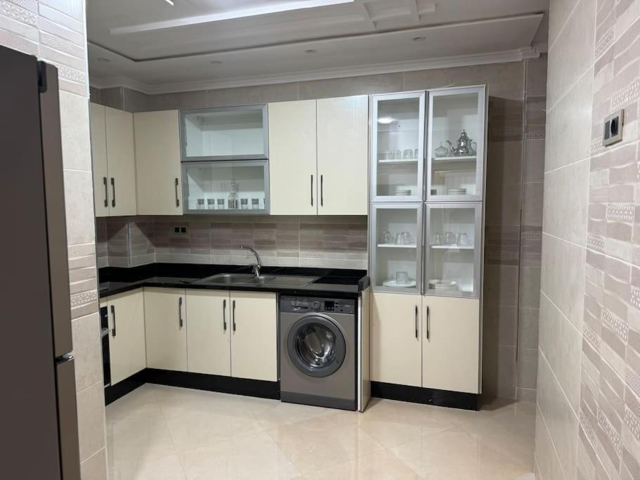 Family-Sized Cosy Apartment Ларач Екстер'єр фото