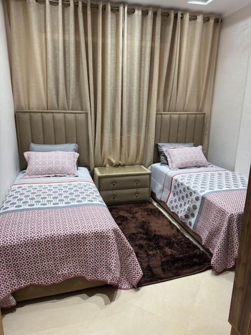 Family-Sized Cosy Apartment Ларач Екстер'єр фото